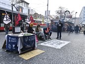 Rebelové naden protestují v centru Prahy.