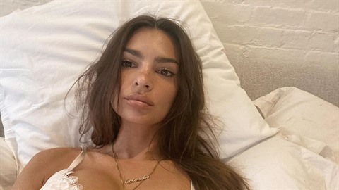 Modelka Emily Ratajkowski se zejm zhlédla v ikonách film pro dosplé...