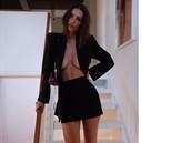 Modelka Emily Ratajkowski jde do ulic.