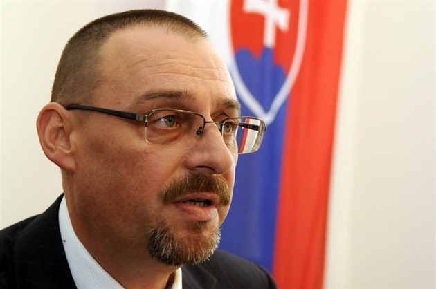 Dobroslav Trnka byl nyní zaten a rozplétání chapadel mafie na Slovensku tak...