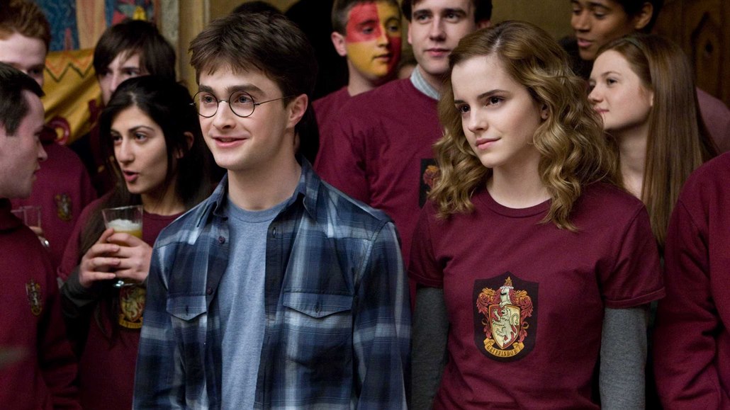 Který herec zemřel po natáčení šestého dílu Harryho Pottera? | Články |  OCKO.TV
