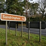 Krlovsk rodina bude dnes v Sandringhamu jednat o budoucnosti Harryho a Meghan.