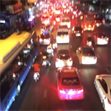 Agta Prachaov se v Bangkoku div, jak je tu provoz.
