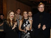 Hana Vagnerova s kolegy na premiée filmu Pípad mrtvého nebotíka, kde hraje...