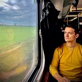 Moderátor Viktor Vincze cestuje zásadně vlakem. A pořád o tom mluví.