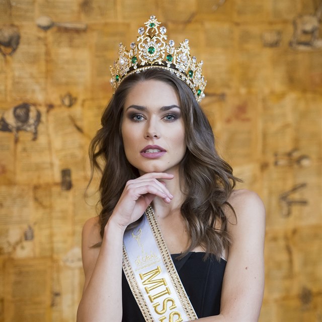Stailo mlo a Karolna Kokeov by titul Miss Global 2019 nezskala.