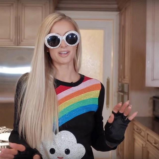 Paris Hilton je proti cibulovmu toku vyzbrojena.