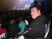 Timo Tolkki na koncert Sabatonu.