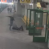 Svou bývalou přítelkyni napadl muž ve stanici metra Černý Most. Ženy se zastal...