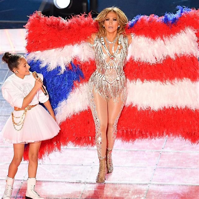 Jennifer Lopez zazil bhem pauzy na Super Bowl 2020 nejen se Shakirou, ale i...