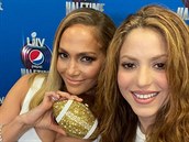 Jennifer Lopez a Shakira ped vystoupením na Super Bowl 2020.