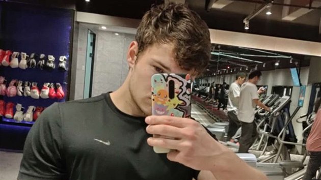 Daniel Pekárek se vydal do íny studovat, jeho plány vak peruila nákaza.