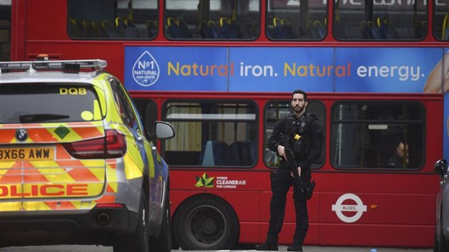 S teroristickmi toky m Londn sv zkuenosti. Stv se z nich u standard?