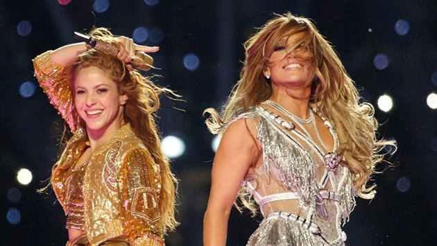 Jennifer Lopezová a Shakira zazá�ily b�hem pauzy na Super Bowlu 2020.