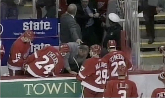 Ji Fischer ije jen dky rychl pomoci tmovho lkae a defibriltoru.