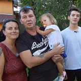 Lucie (40), Martin (51), Lukáš (16) a Marta (2).