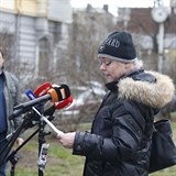 Na tiskovou konferenci Dominiky Gottov piel i jej manel Timo.