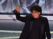 Korejský reisér Pon Dun-ho ovládl se svým filmem Parazit celé Oscary.