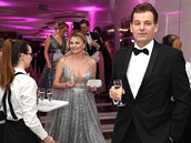 Jitka Kocurová s manelem Tomáem Abrahamem na ples v Hotelu International