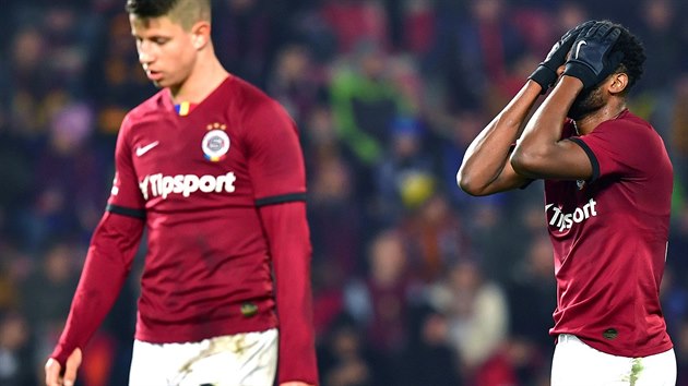Sparta je v k�e�i, jak ukazují výrazy Adama Hlo�ka a Benjamina Tetteha.