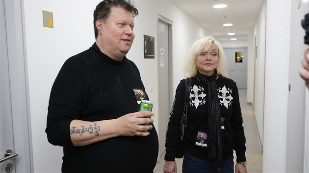Timo Tolkki vzal Dominiku Gottovou na koncert heavy metalové kapely HammerFall....