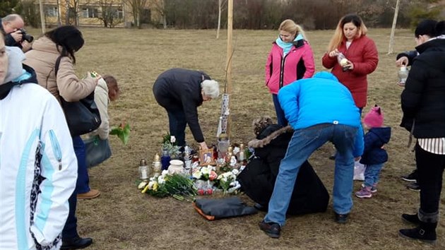 Lidé v Lounech uctili památku Marka, kterého ped rokem utýral otím.