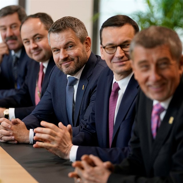 panlsk server napsal, e se slovensk premir mon nakazil koronavirem, kter pak mohl penst na ostatn evropsk ldry. Peter Pellegrini to popel.
