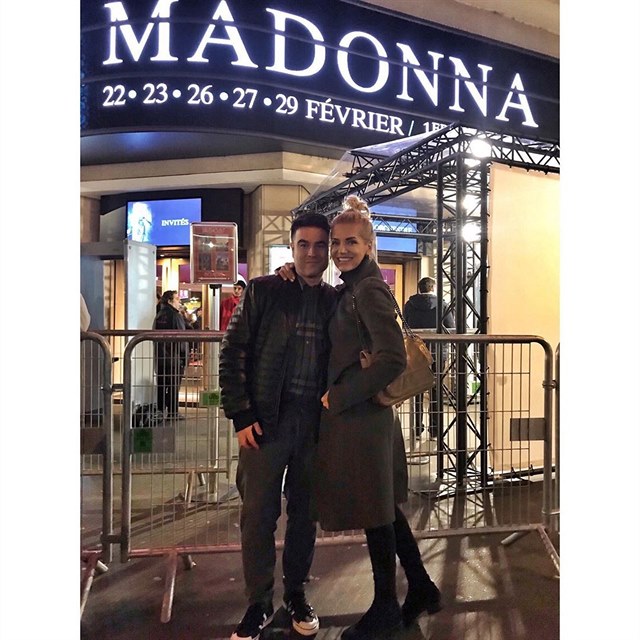 Na koncert Madonny vyrazila Dara Rolins s kamardem Michalem, ze kterho u...