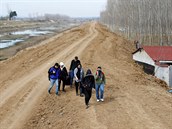 Migranti z oblastí zasaených koronavirem míí do Evropy.