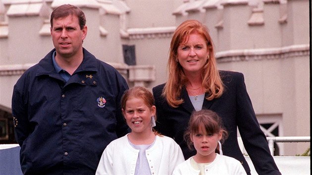 Princ Andrew, vvodkyn Sarah a jejich dcery Beatrice a Eugenie