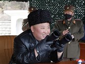 Kim ong-un byl s odpalem pti balistických stel nadmíru spokojen.