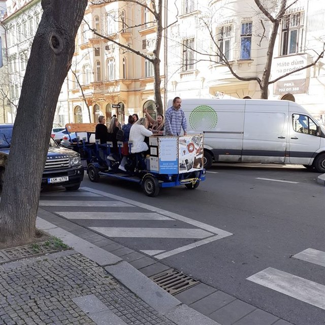 Beer biky se z centra pesthovaly do Karlna, je sice zakzaly, ale stle...