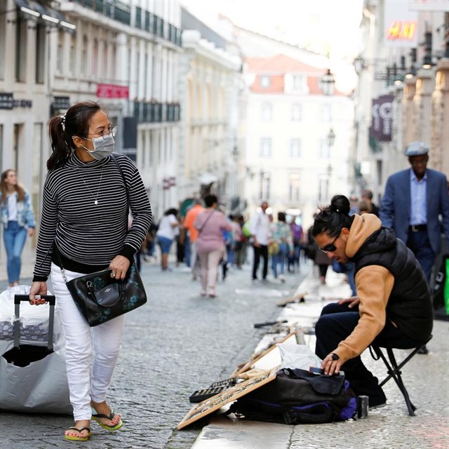 Turisty byste nyn na jihu Evropy potkali jen velmi sporadicky.