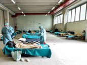 Nemocnice na severu Itálie jsou beznadjn peplnné.