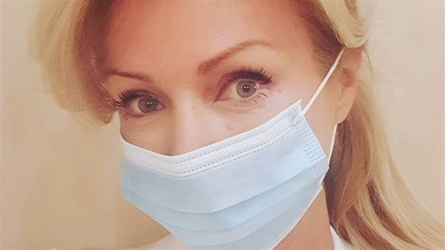 Kateina Broová se vyfotila v rouce a strhla se mela.