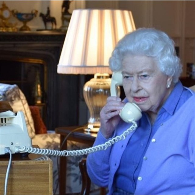 Audience Borise Johnsona u královny proběhla po telefonu.