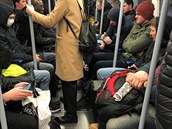 Metro v Londýn den po vyhláení karantény