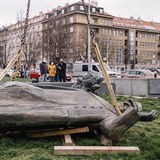 Socha generla Ivana Stpanovie Konva v Bubeni byla odvezena do depozite a...