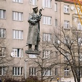 Socha generála Ivana Stěpanoviče Koněva v Bubenči byla odvezena do depozitáře a...