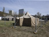 Hned vedle stanového msteka pro bezdemovce byl zízen druhý tábor, který je...