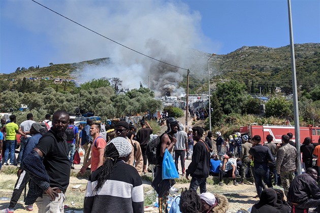 Mezi migranty na ostrov Vathy dochází k násilným stetm.