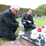 Josef Rycht ani letos nezapomnl uctt pamtku sv zesnul manelky Ivety...