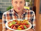 Italský salát panzanella si oblíbil i Jamie Oliver.
