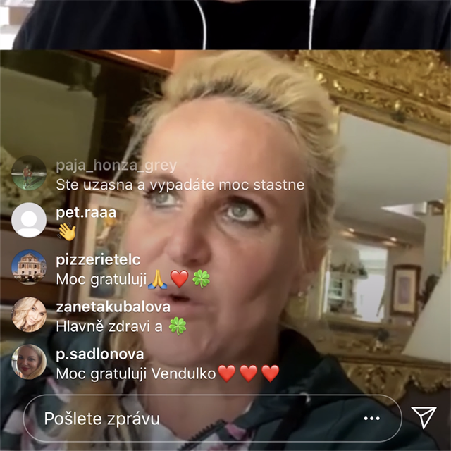 Vendula Pizingerov bhem streamu na Instagramu Expresu.