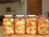 Korejské kimchi si bez vtích obtíí mete vyrobit i doma.