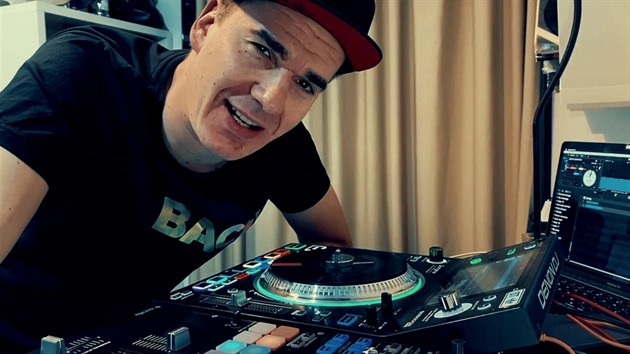 DJ ROXTAR