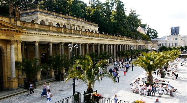 Karlovy Vary lákají tuzemské turisty na speciální slevové akce.