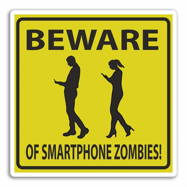 Smartphone zombies jsou fenomnem dneka. V Japonsku je chtj zakzat. Jsou...