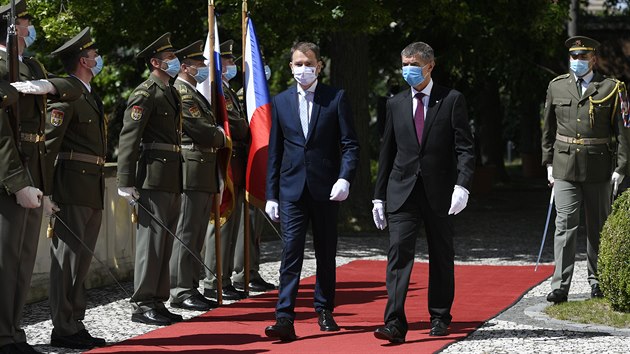 Andrej Babi pivítal Igora Matovie.