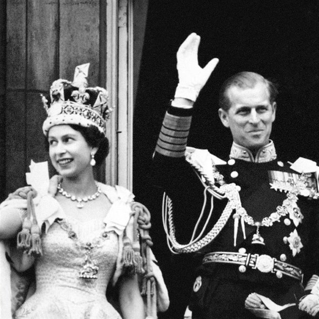 Královna Alžběta s princem Filipem